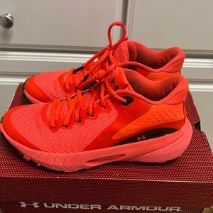 Under Armor Hovr Breakthru Sneakers (Used) Size 8